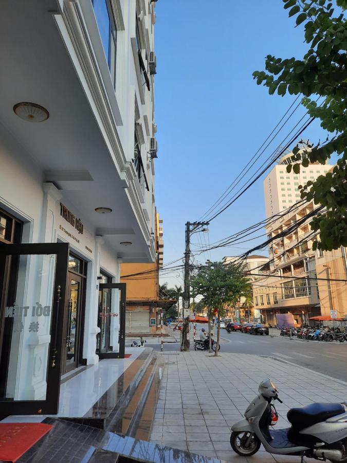 Nha Nghi Trung Hau Hotell Mong Cai Exteriör bild