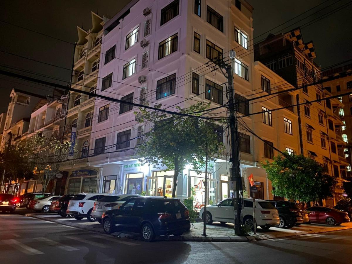Nha Nghi Trung Hau Hotell Mong Cai Exteriör bild